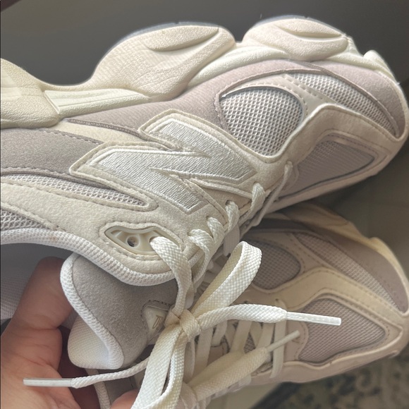 New Balance Cream and Gray Athletic Shoes 9060 - Picture 11 of 11